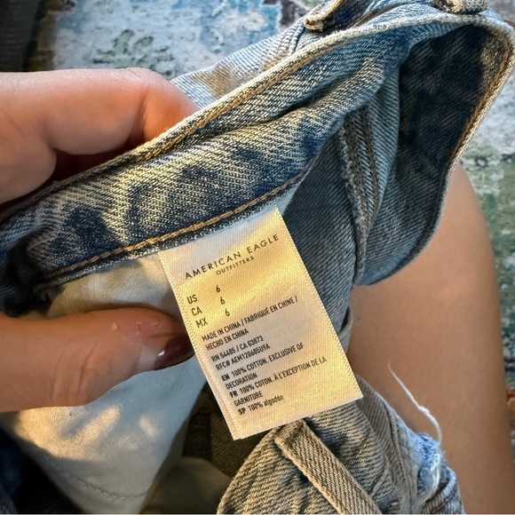 American Eagle High-Rise Distressed Denim Shorts – Size 6 - Picture 9 of 9
